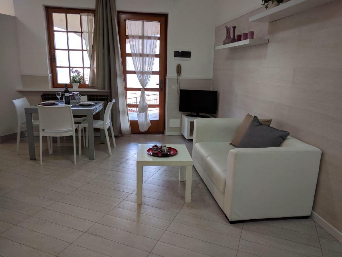 Gina'S Apartment Riva di Solto Exteriér fotografie